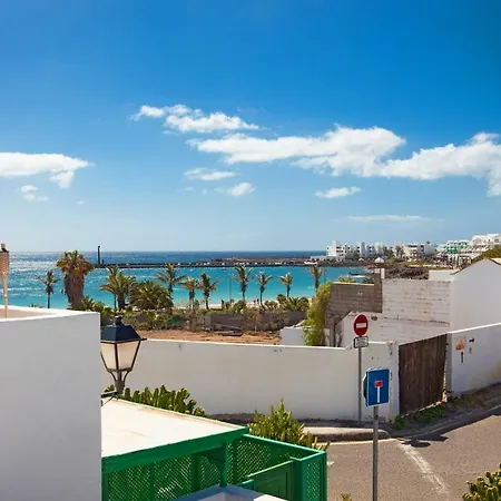 Ana Iris Playa Cucharas * Costa Teguise