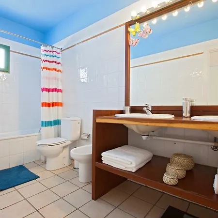 Ana Iris Playa Cucharas *